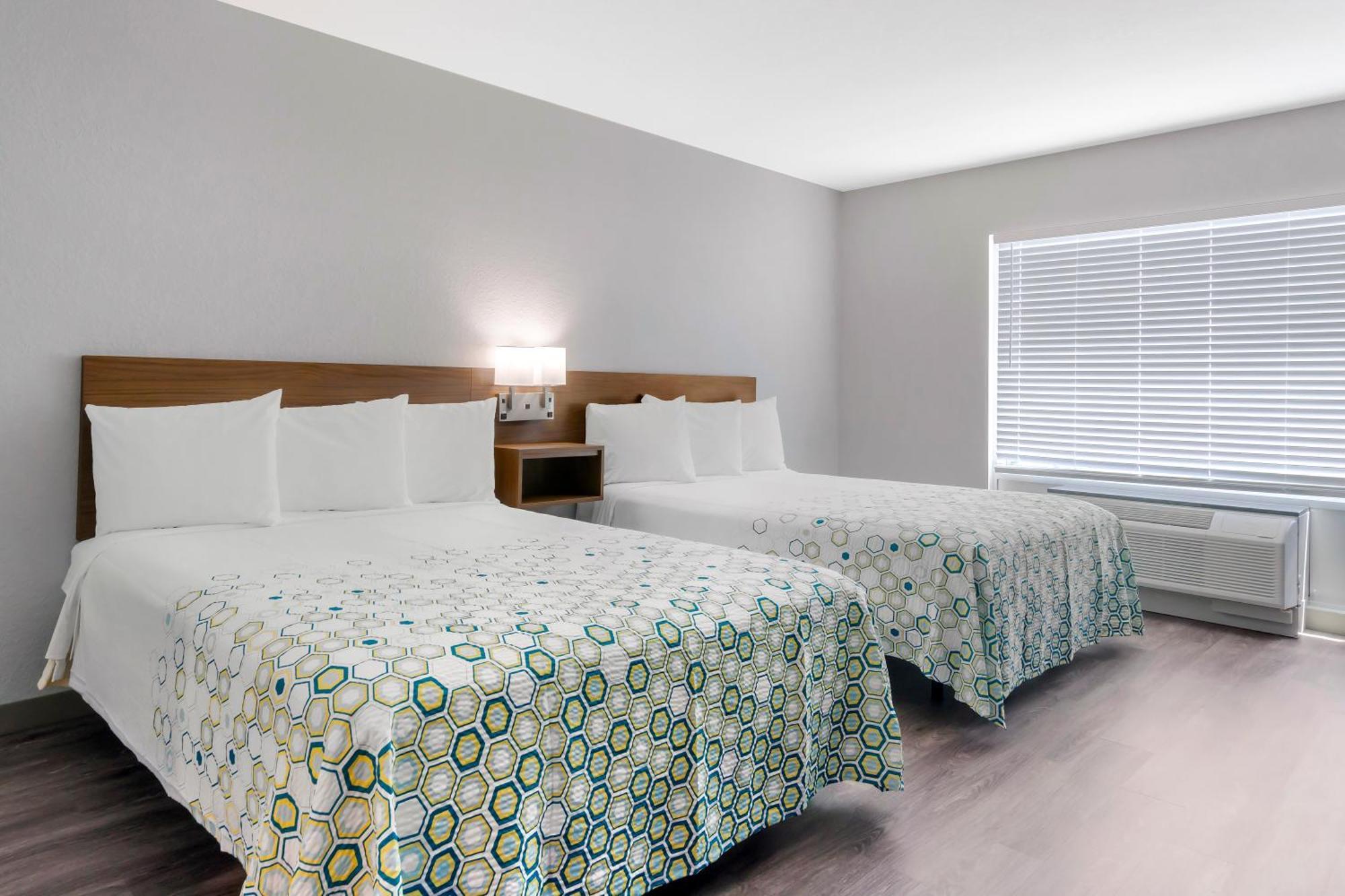 Hometowne Studios By Red Roof Tampa - Airport West Chase Dış mekan fotoğraf