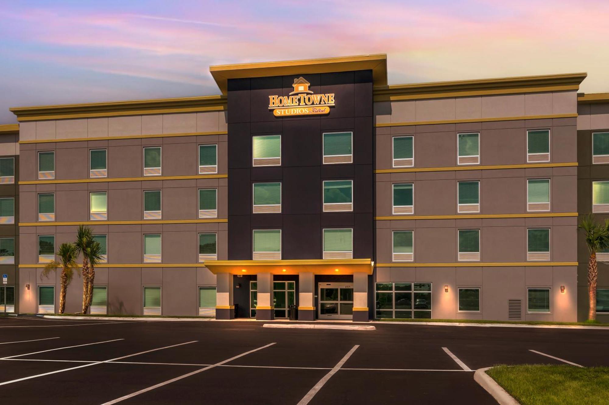 Hometowne Studios By Red Roof Tampa - Airport West Chase Dış mekan fotoğraf