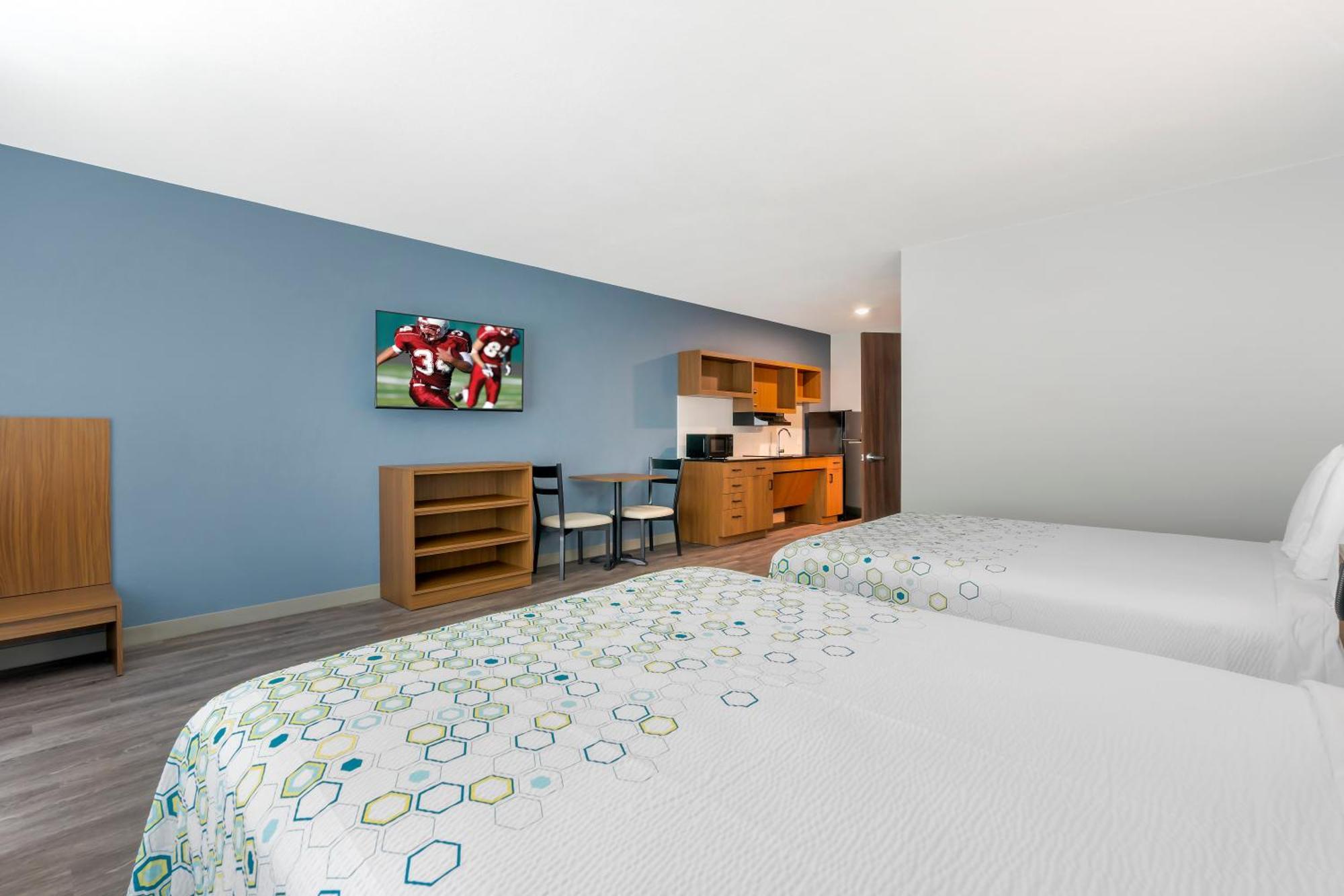 Hometowne Studios By Red Roof Tampa - Airport West Chase Dış mekan fotoğraf